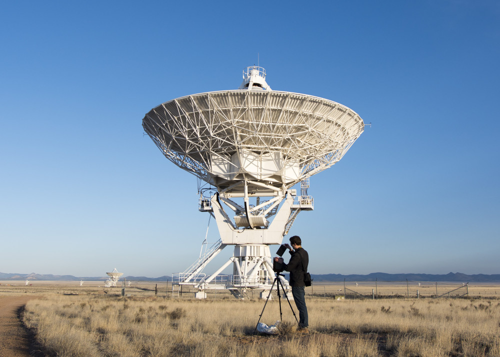 Nick Russell at the Very Large Array. Image by Charles Witherspoon, courtesy of Light & Noise www.light-noise.com